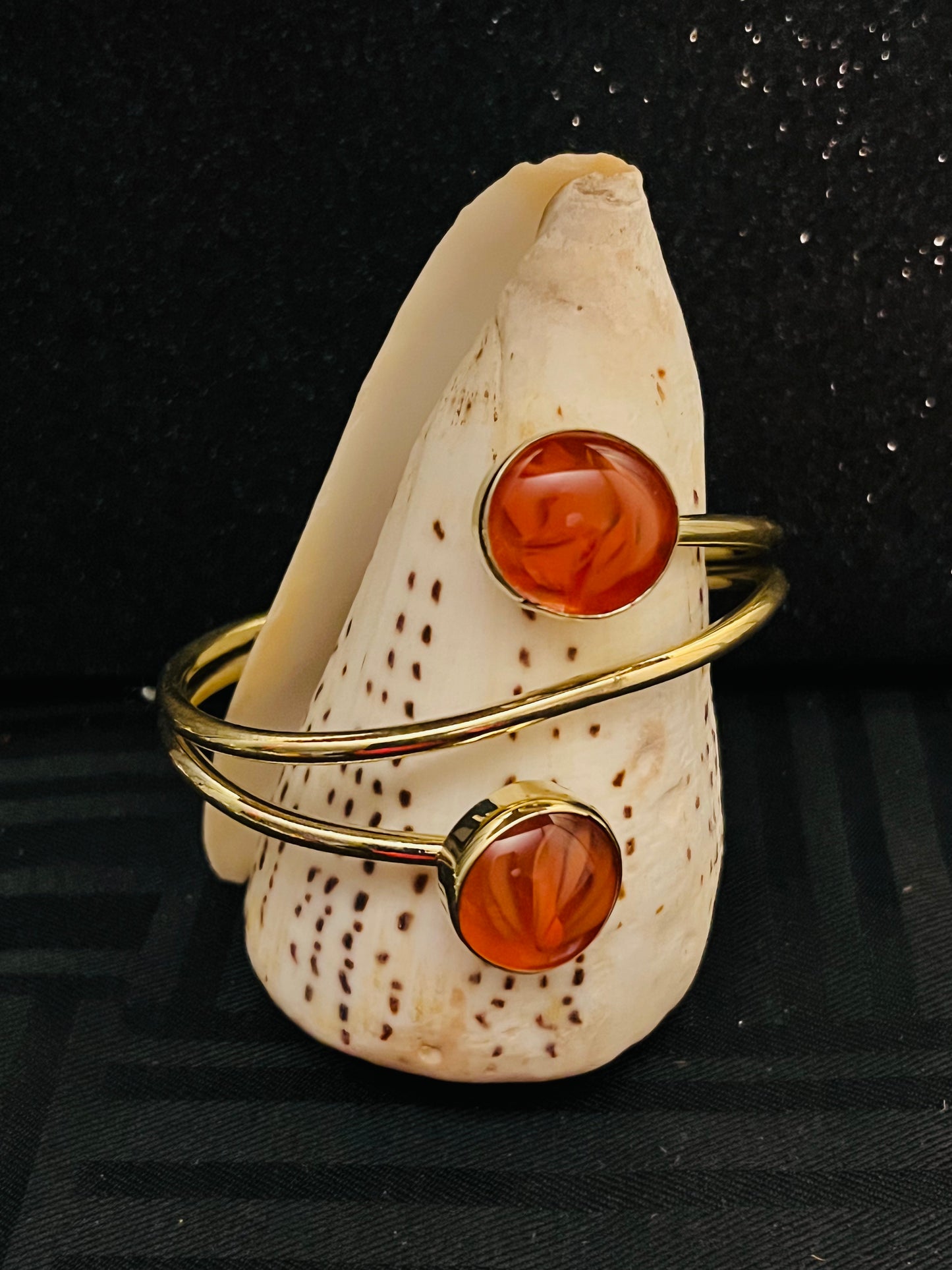 Double Spiral Bracelet w/Glass Pendanrt